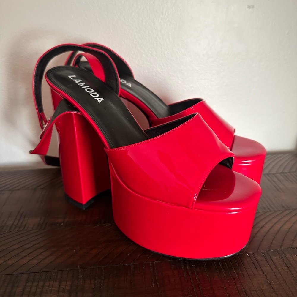 La Moda “chick flick” red patent leather platform heels